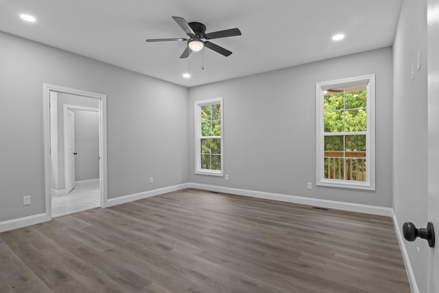437 Boones Creek Rd, Lancaster, KY 40444 - unfurnished room featuring baseboards, ceiling fan, dark wood finished floors, and recessed lighting