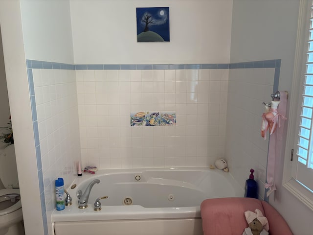 260 Beech Fork Blvd, Clay City, KY 40312 - full bathroom featuring a jetted tub and toilet