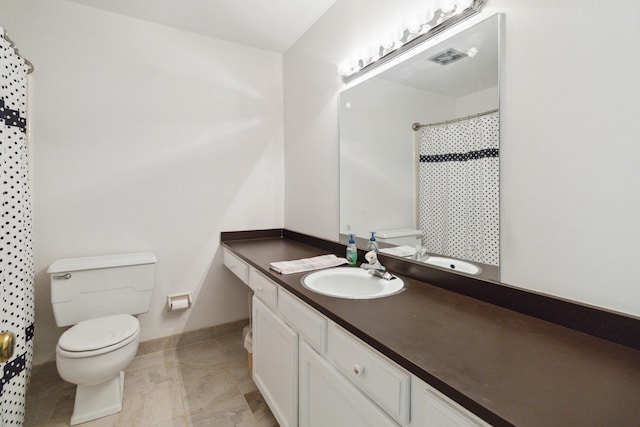 3852 Heimbaugh Ln, Lexington, KY 40514 - bathroom with vanity and a shower with shower curtain