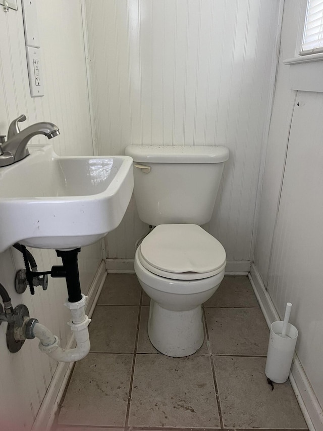 1134 Liberty Rd, Lexington, KY 40505 - bathroom with tile patterned flooring