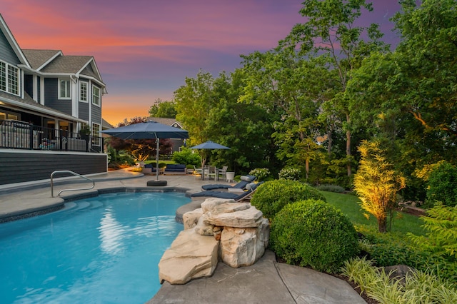 315 Whispering Brook Dr, Nicholasville, KY 40356 - swimming pool with a patio