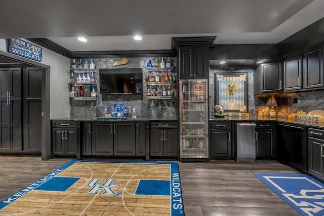 315 Whispering Brook Dr, Nicholasville, KY 40356 - indoor wet bar with black dishwasher, tasteful backsplash, wood finished floors, and recessed lighting