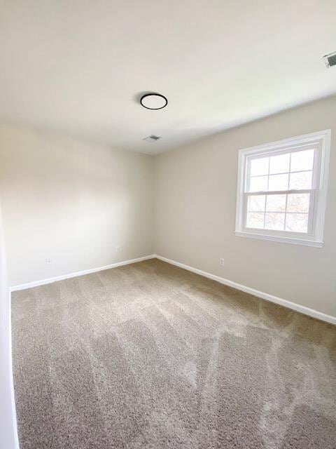 2929 Waco Rd, Lexington, KY 40503 - carpeted empty room with baseboards