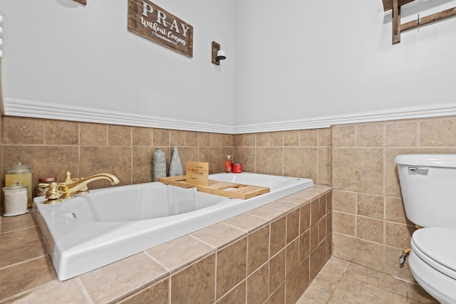 200 Maxwell Ln, Somerset, KY 42503 - full bathroom featuring a garden tub