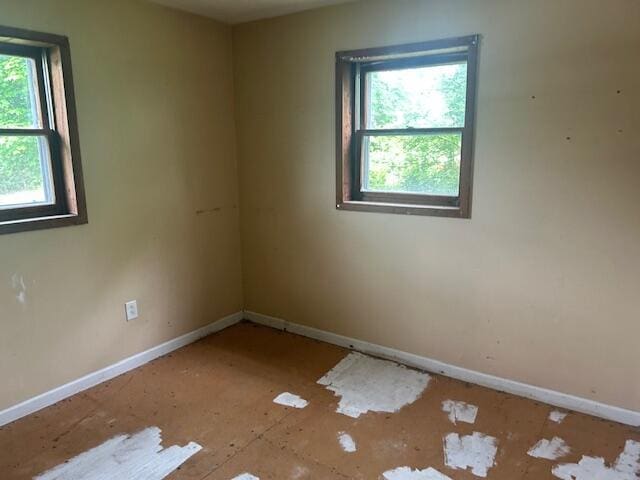 977 Muddy Creek Rd, Winchester, KY 40391 - unfurnished room featuring baseboards