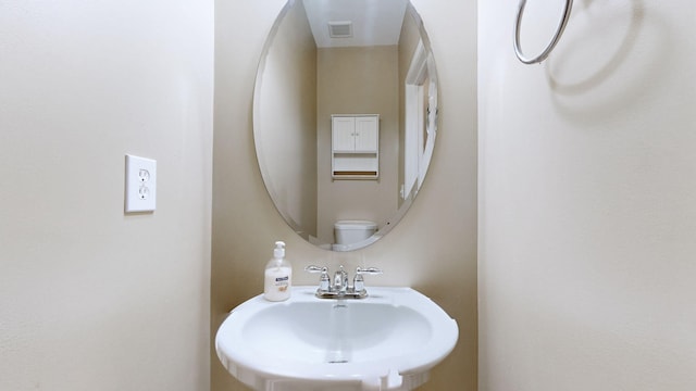 705 Dawson Springs Way, Lexington, KY 40511 - bathroom with a sink
