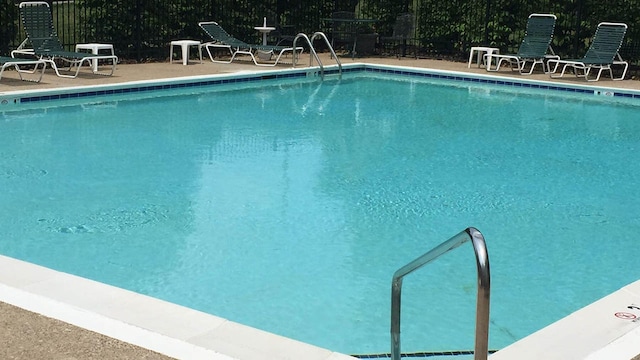 421 Redding Rd Unit 99, Lexington, KY 40517 - community pool with a patio area