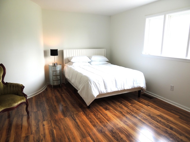 13 Scotland Dr, Frankfort, KY 40601 - bedroom featuring dark wood-style floors