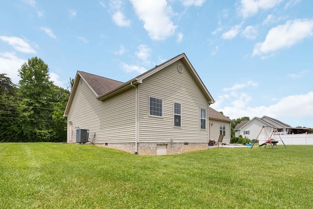 195 Couch Baker Ln, London, KY 40744 - view of home's exterior featuring crawl space and a patio