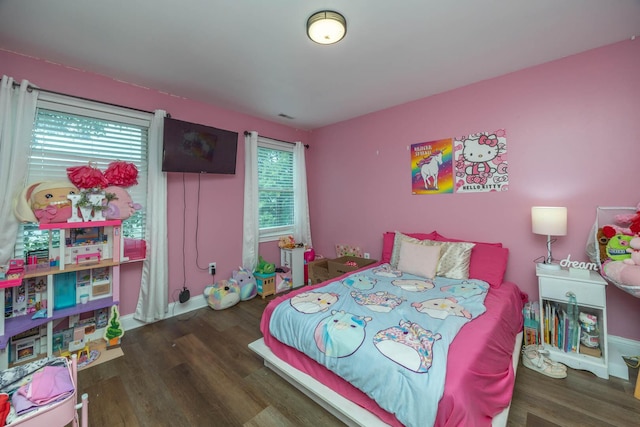 106 Squires Pointe Rd, Paris, KY 40361 - bedroom featuring wood finished floors and baseboards