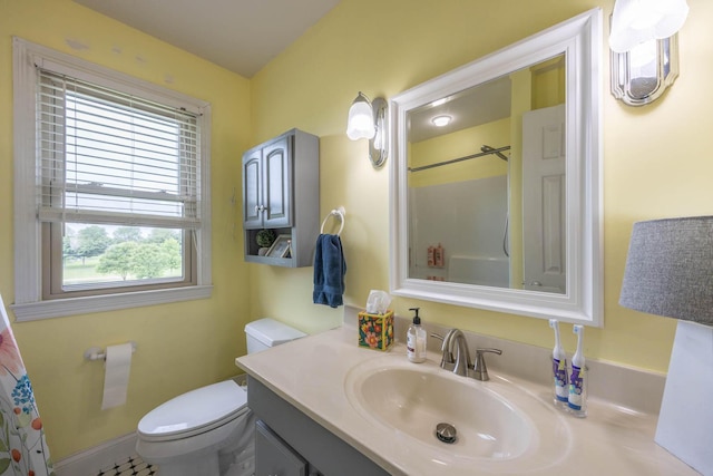106 Squires Pointe Rd, Paris, KY 40361 - full bathroom with vanity and a shower with curtain