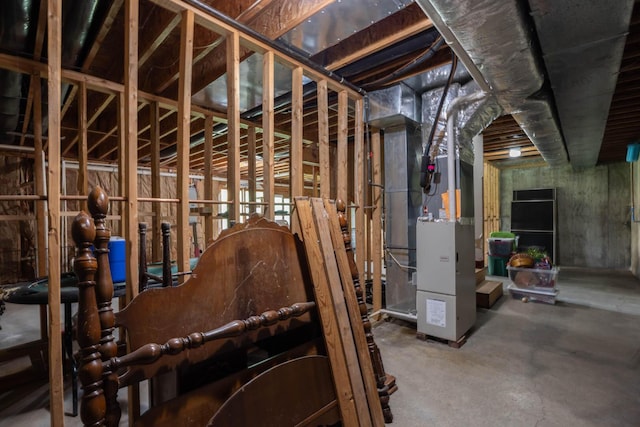 106 Squires Pointe Rd, Paris, KY 40361 - unfinished basement with heating unit