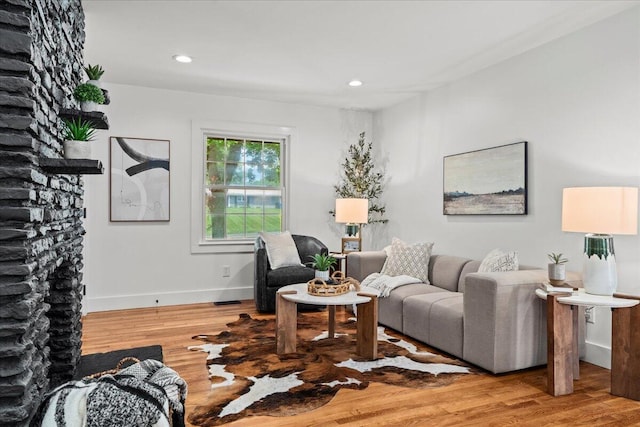2940 Southview Dr, Lexington, KY 40503 - living room featuring wood finished floors and recessed lighting