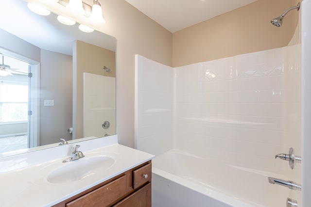 3123 Daly Pl, Lexington, KY 40511 - bathroom with vanity and bathing tub / shower combination