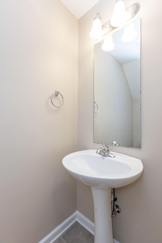 3123 Daly Pl, Lexington, KY 40511 - bathroom featuring baseboards