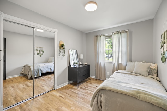 110 Flinn Ct, Georgetown, KY 40324 - bedroom featuring light wood-type flooring and a closet