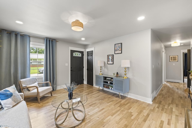 110 Flinn Ct, Georgetown, KY 40324 - living room featuring light wood-style floors and recessed lighting