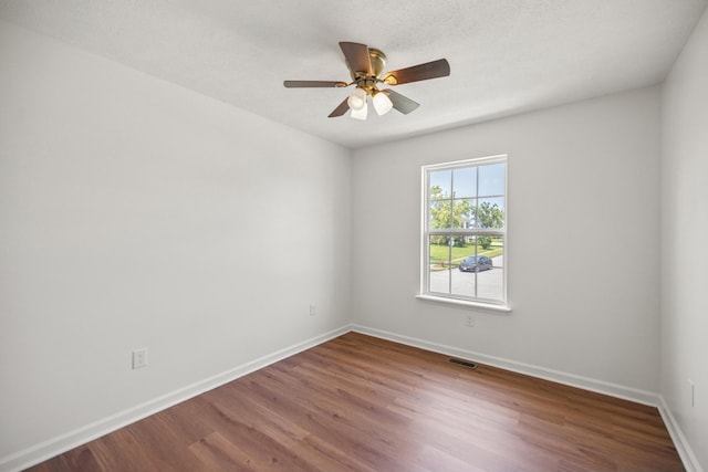 720 Pinoak Dr, Nicholasville, KY 40356 - spare room with wood finished floors and ceiling fan