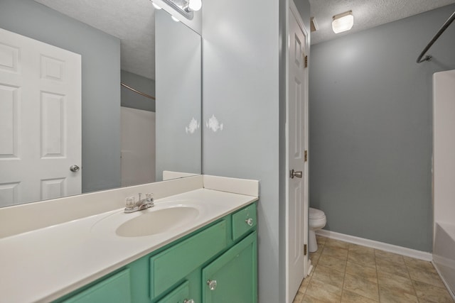 720 Pinoak Dr, Nicholasville, KY 40356 - full bath featuring vanity and a textured ceiling