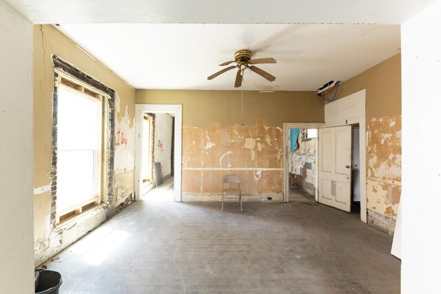 411 High St, Paris, KY 40361 - spare room featuring ceiling fan