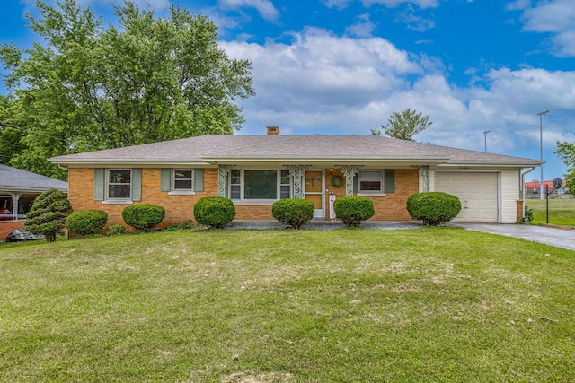 111 Hagan Ct, Lancaster, KY 40444 - single story home featuring a garage, driveway, brick siding, and a front yard