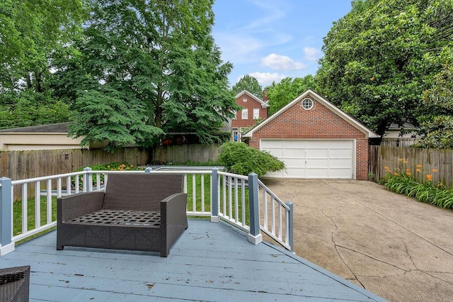 315 Desha Rd, Lexington, KY 40502 - wooden terrace with a garage