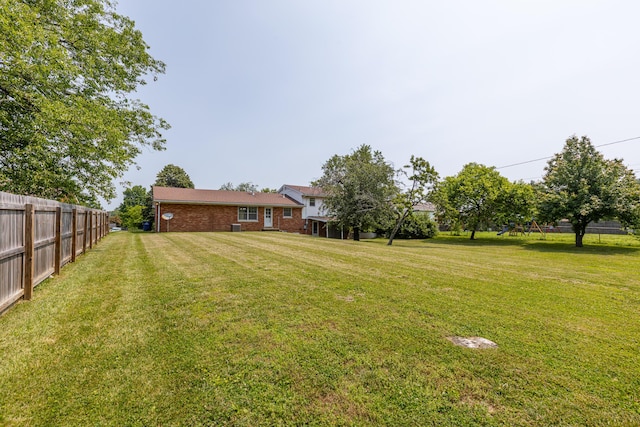 120 Vanderbilt Dr, Lexington, KY 40517 - view of yard
