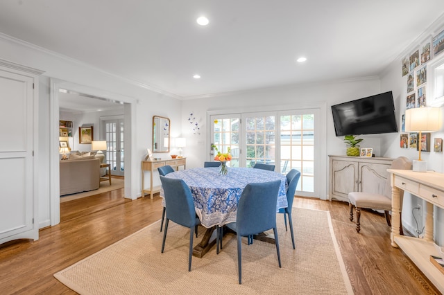 341 Kingsway Dr, Lexington, KY 40502 - dining room with plenty of natural light, wood finished floors, crown molding, and recessed lighting