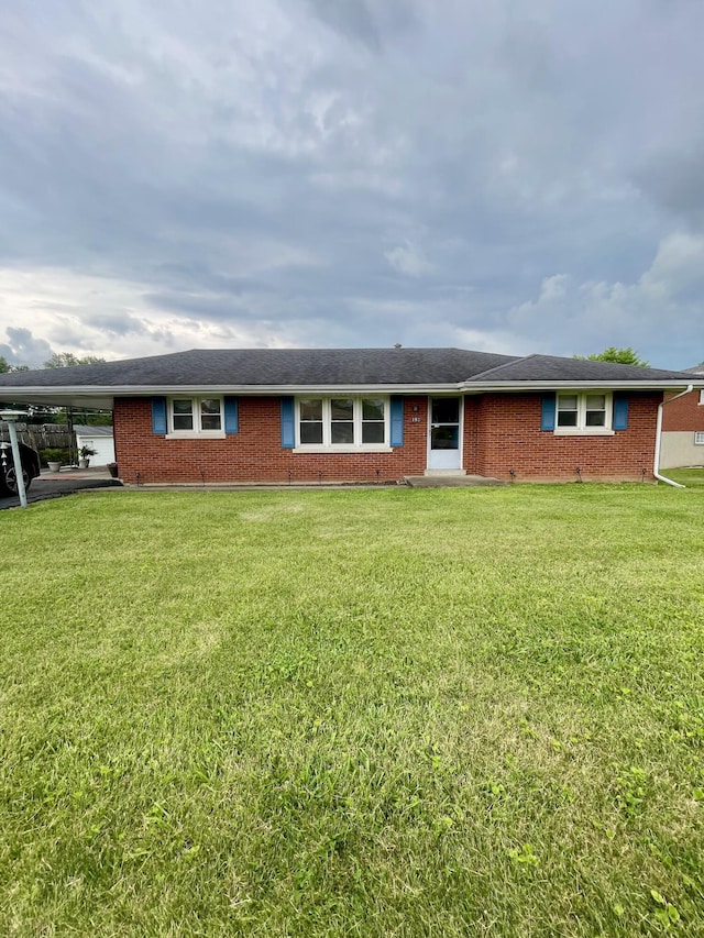 192 W Mason Ave, Danville, KY 40422 - single story home featuring brick siding, an attached carport, and a front yard