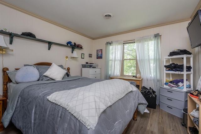 331 Clearbrook Dr, Danville, KY 40422 - bedroom featuring wood finished floors and crown molding