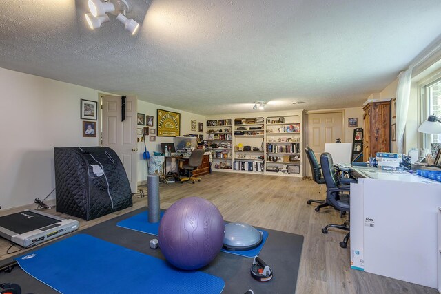 331 Clearbrook Dr, Danville, KY 40422 - office space featuring wood finished floors and a textured ceiling