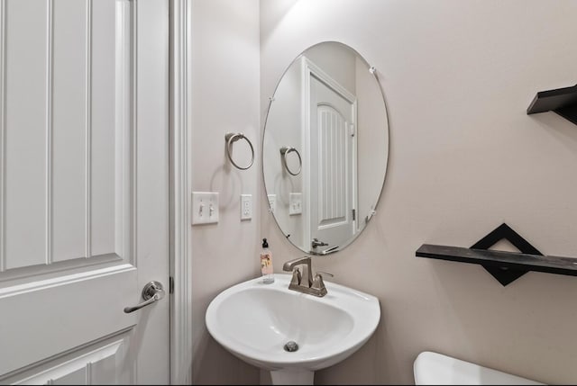 136 Meadowcrest Dr, Georgetown, KY 40324 - half bath featuring a sink and toilet