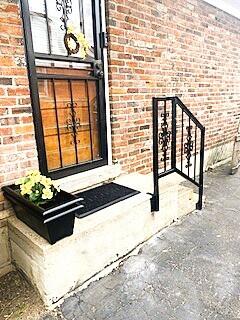 1984 Greenleaf Dr, Lexington, KY 40505 - property entrance featuring brick siding