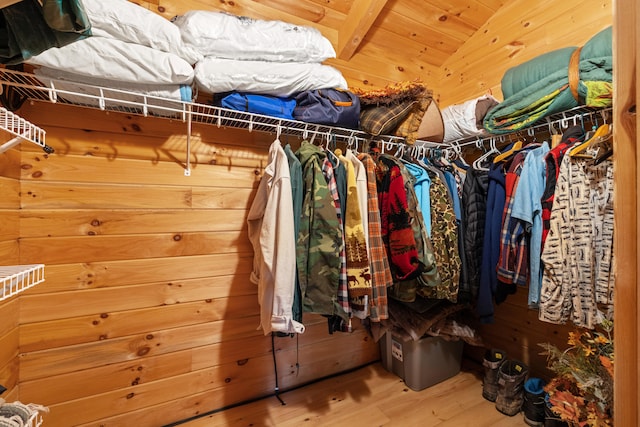 1564 High Ridge Rd, Middleburg, KY 42541 - spacious closet with wood finished floors and lofted ceiling