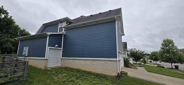 4020 Greentree Rd, Versailles, KY 40383 - view of side of property with brick siding