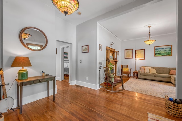 334 Oldham Ave, Lexington, KY 40502 - living area with hardwood / wood-style flooring and baseboards