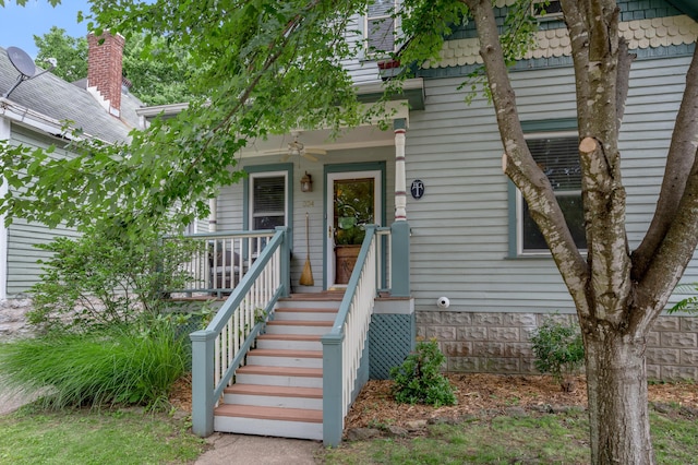 334 Oldham Ave, Lexington, KY 40502 - doorway to property with a porch