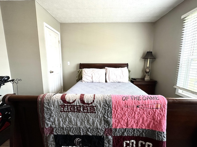 51 Stony Brook Dr, Corbin, KY 40701 - bedroom featuring a textured ceiling