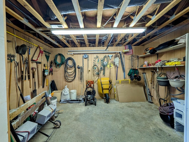 286 Ponderosa Trl, Corbin, KY 40701 - below grade area featuring a workshop area