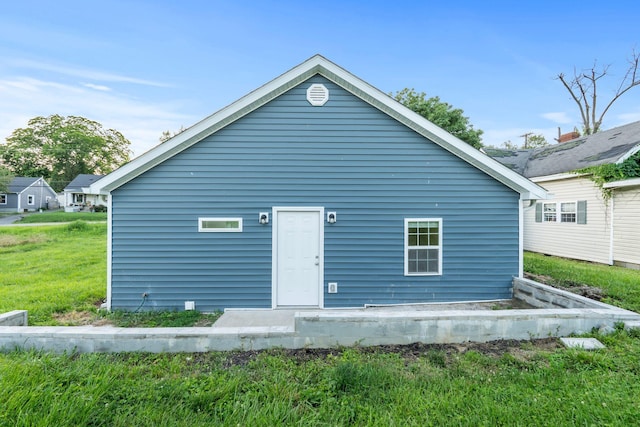 423 Perryville St, Harrodsburg, KY 40330 - back of property with a yard