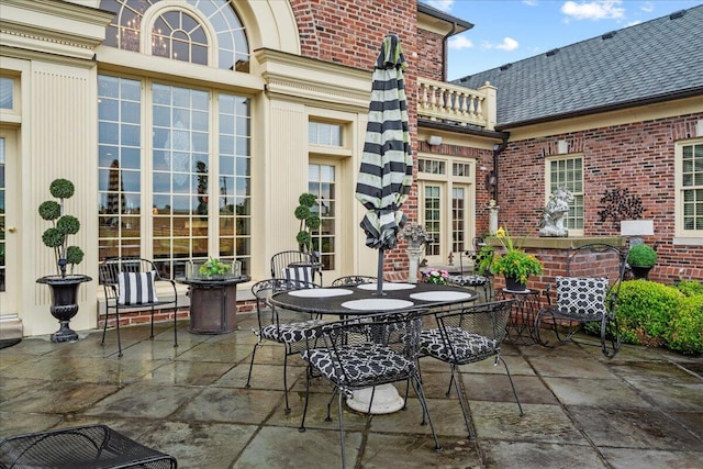 5045 Van Meter Rd, Winchester, KY 40391 - view of patio / terrace with outdoor dining space