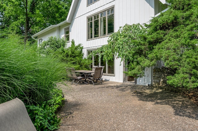 2968 Delong Rd, Lexington, KY 40515 - view of patio / terrace