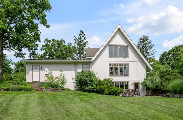 2968 Delong Rd, Lexington, KY 40515 - rear view of property with a lawn