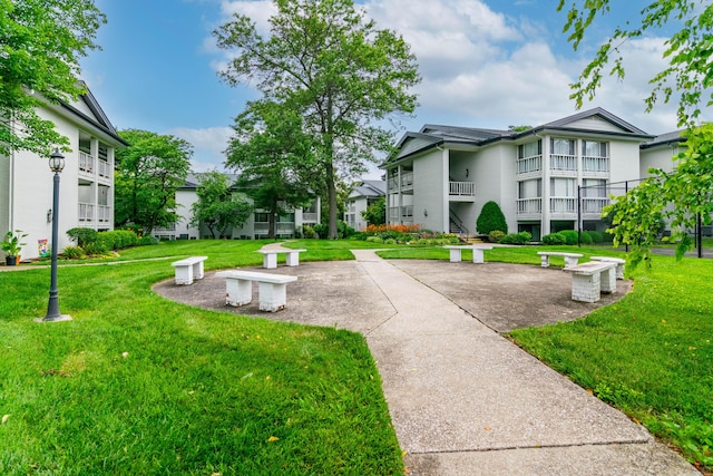 395 Redding Rd Unit 30, Lexington, KY 40517 - view of property's community featuring a yard and a residential view