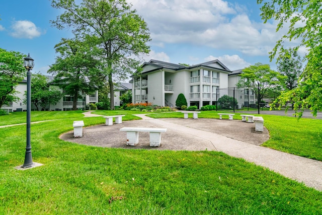 395 Redding Rd Unit 30, Lexington, KY 40517 - view of property's community with a lawn