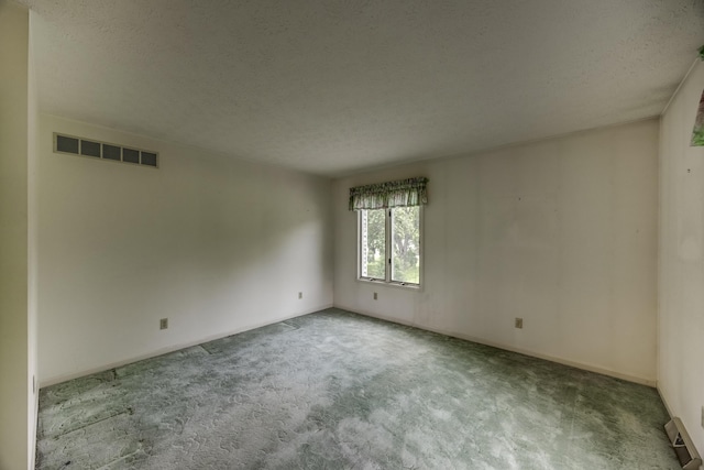 560 Kemper Ln, Danville, KY 40422 - unfurnished room with carpet floors and a textured ceiling