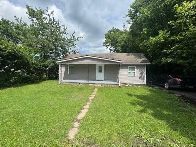 524 Clark St, Danville, KY 40422 - view of front of house with covered porch and a front yard