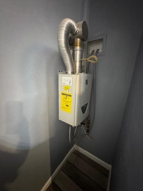 524 Clark St, Danville, KY 40422 - utility room featuring water heater