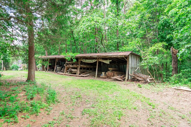 1181 Tracy Rd, Lawrenceburg, KY 40342 - view of pole building featuring a view of trees