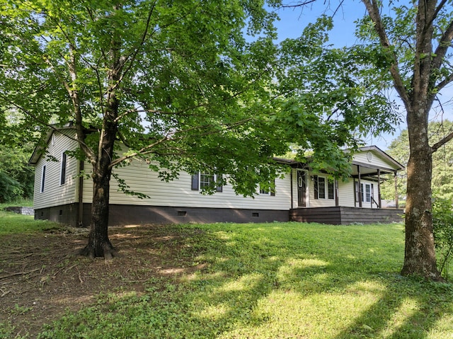4822 US Highway 27 N, Cynthiana, KY 41031 - view of front of house with crawl space, a front lawn, and covered porch